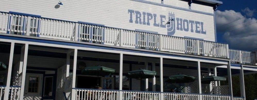 Triple J Hotel 道森市 外观 照片